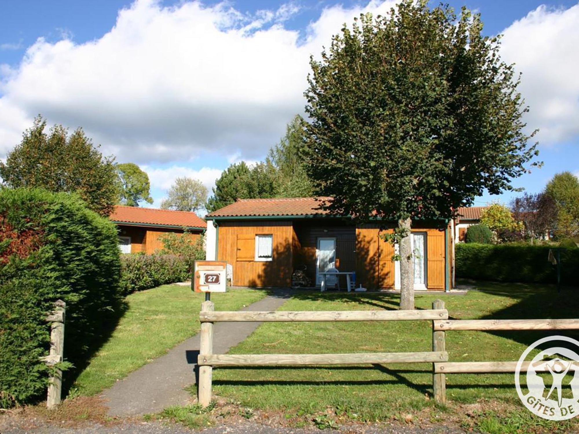 Gite Avec Cheminee, Terrasse Et Wifi - Animaux Acceptes - Fr-1-496-163 Usson-en-Forez Exterior photo